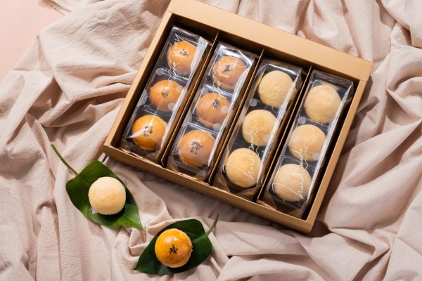 LINE_ALBUM_月滿中秋禮盒_240703_2 預購【肆月商鋪】月滿中秋禮盒 (6入鴛鴦蛋黃酥,6入月娘酥)
