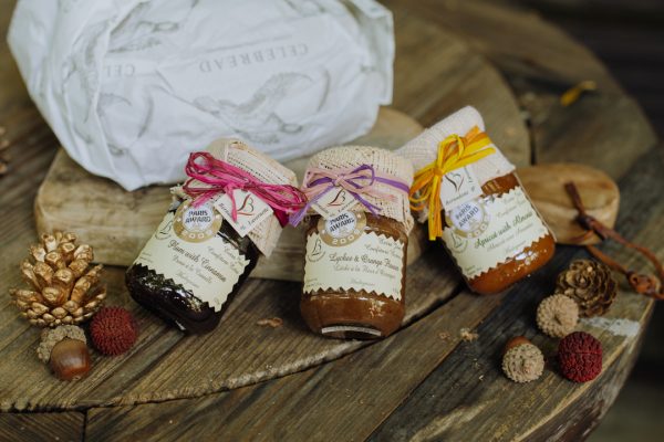 【肆月臻選禮盒】小銅鍋法式頂級果醬(120克)ｘ山說自然農法茶包(8包)