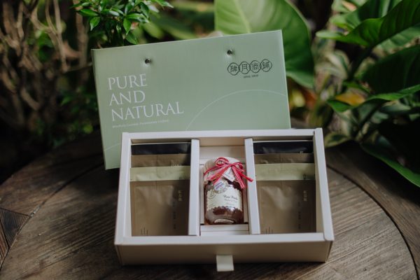 【肆月臻選禮盒】小銅鍋法式頂級果醬(120克)ｘ山說自然農法茶包(8包)