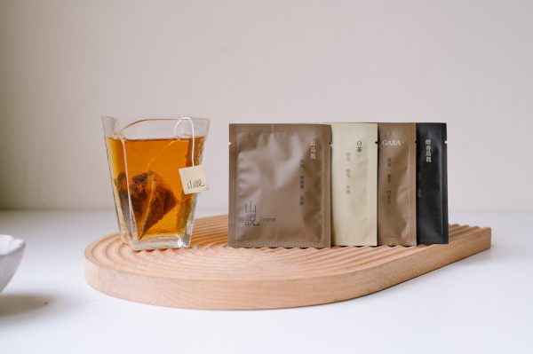 【肆月臻選禮盒】小銅鍋法式頂級果醬(120克)ｘ山說自然農法茶包(8包)